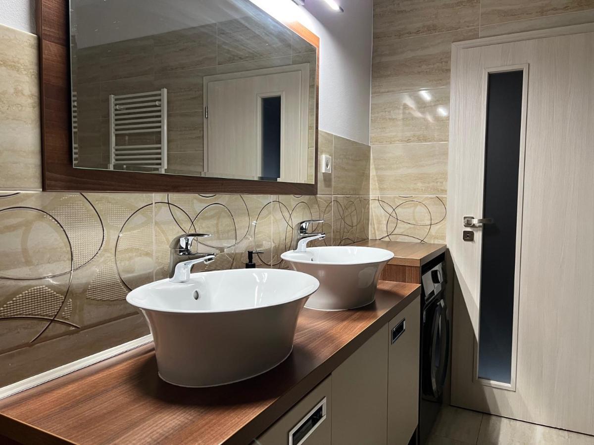 Apartment House Nová Dubnica מראה חיצוני תמונה
